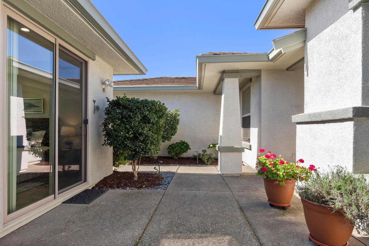 584 Rustic Ranch Lane Lincoln, CA 95648 - Photo 5 of 54 Private Courtyard w/Casita Entrance