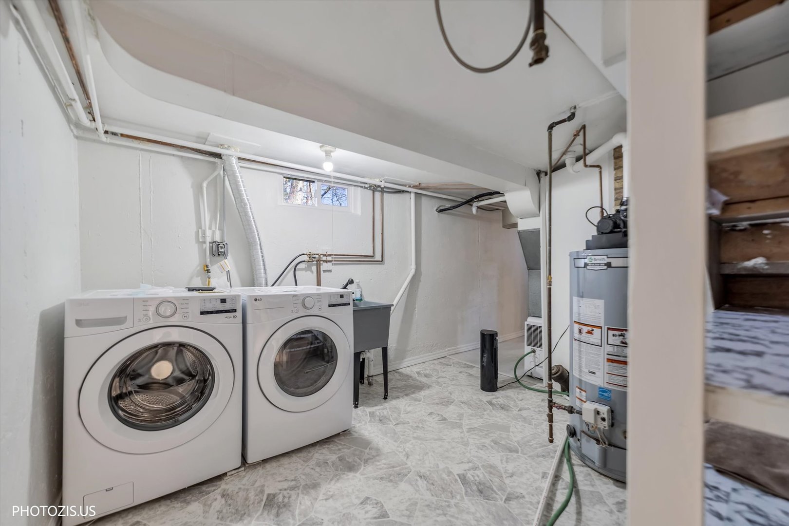 112 Pearl Street Cary, IL 60013 - Photo 20 of 25 a utility room with dryer and washer