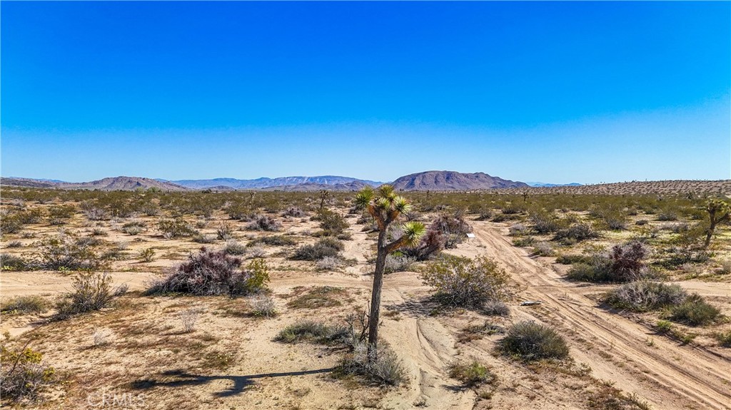 57645 Reche Road Landers, CA 92285 - Photo 22 of 38 a view of city and mountain