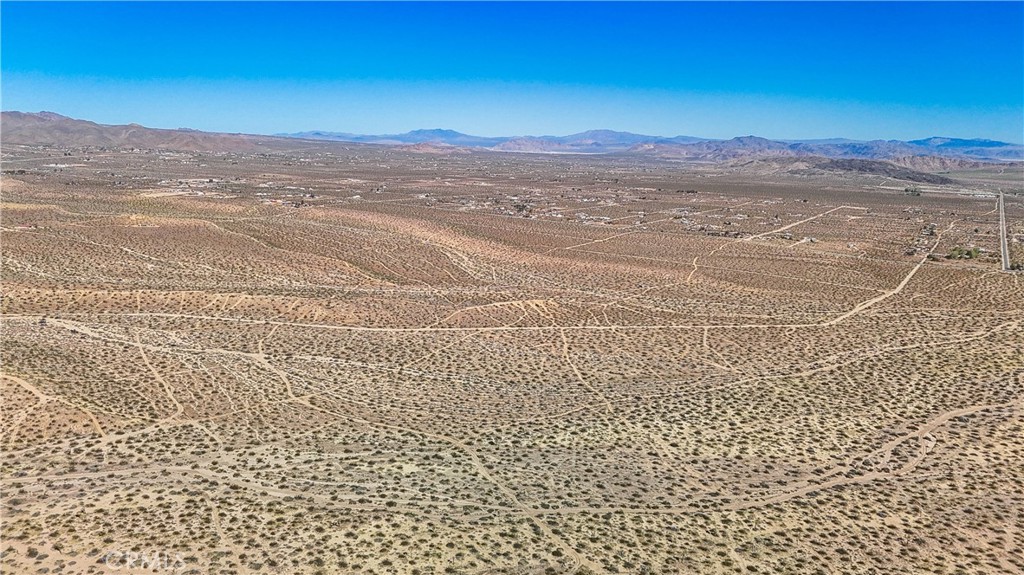 57645 Reche Road Landers, CA 92285 - Photo 10 of 38 a view of a sky from a lake