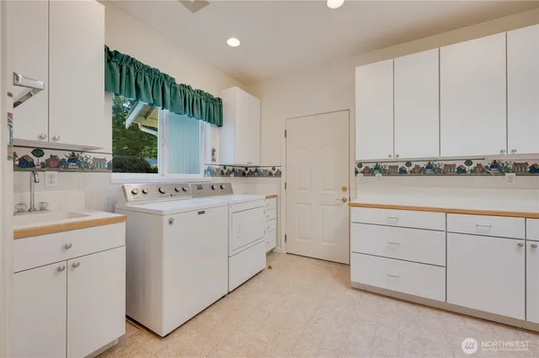 $1,105,000 | 17340 Maple Lane, La Conner, WA 98257