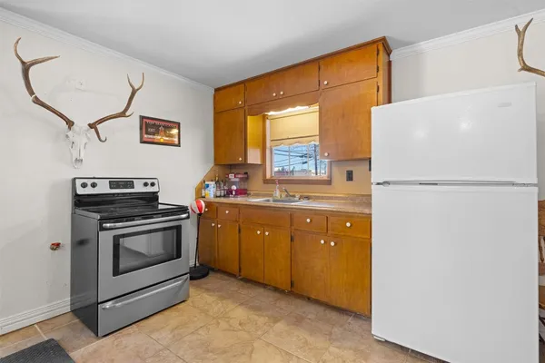 $345,000 | 1479 East Hempstead Street, Giddings, TX 78942