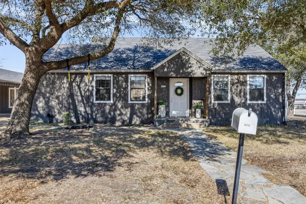 $345,000 | 1479 East Hempstead Street, Giddings, TX 78942