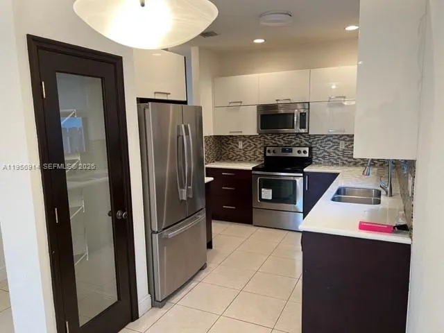 $4,900 | 9952 Northwest 10th Street, Unit 9952, Miami, FL 33172