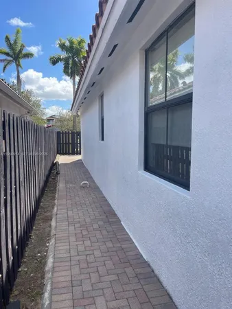 $4,800 | 9952 Northwest 10th Street, Unit 9952, Miami, FL 33172