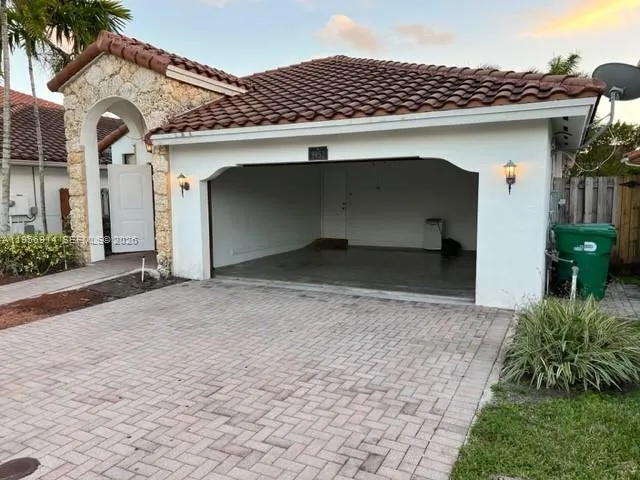 $4,900 | 9952 Northwest 10th Street, Unit 9952, Miami, FL 33172