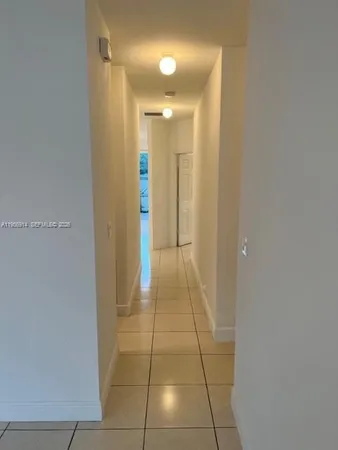 $4,800 | 9952 Northwest 10th Street, Unit 9952, Miami, FL 33172