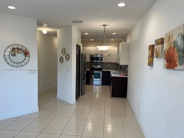 $4,900 | 9952 Northwest 10th Street, Unit 9952, Miami, FL 33172