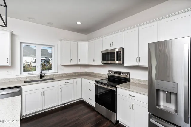 $750,000 | 46 Mallory Way, Ballston, NY 12019