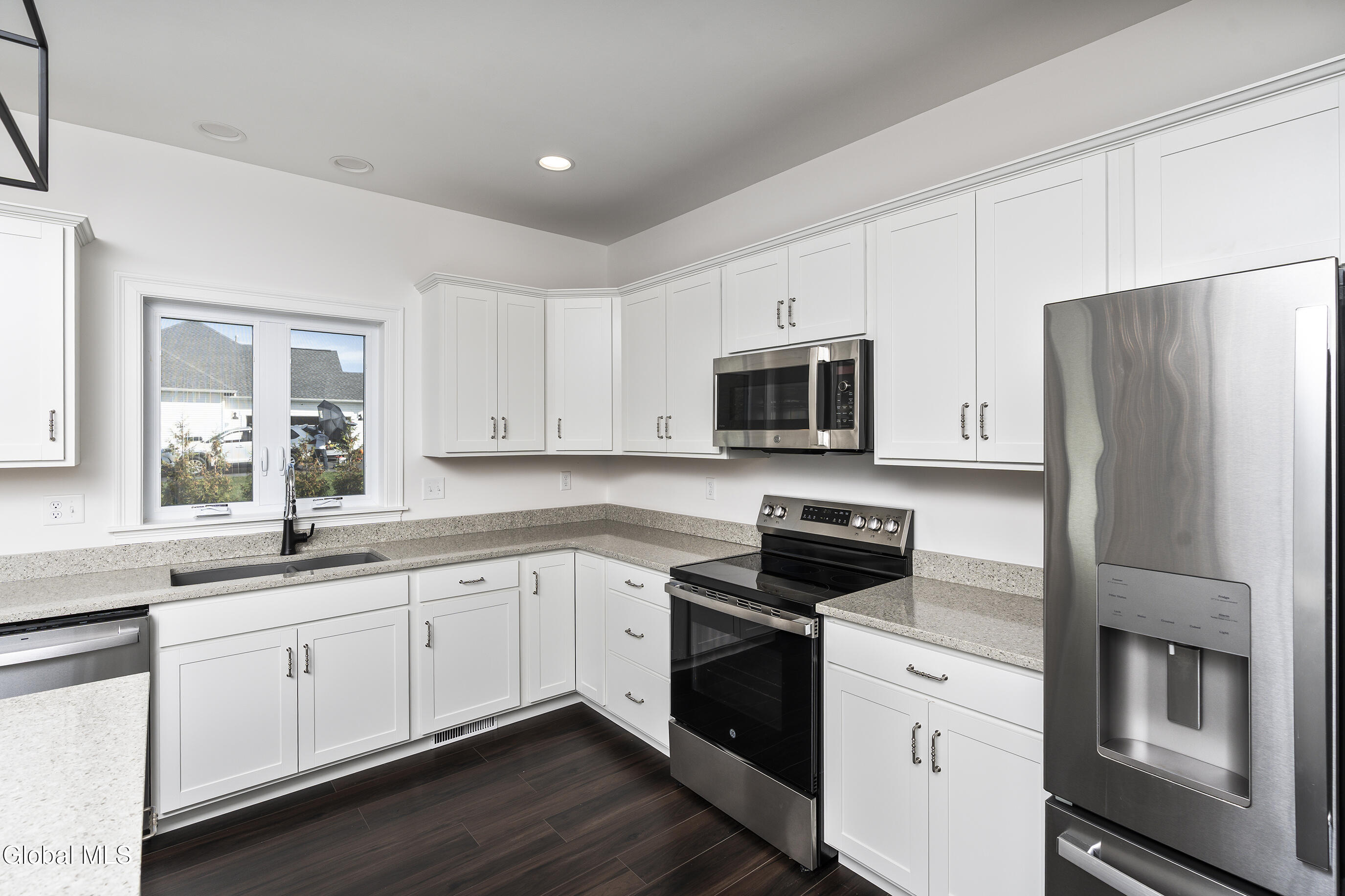 46 Mallory Way Ballston, NY 12019 - Photo 23 of 53 020-46-Mallory-Way-Ballston-Lake-NY-1201