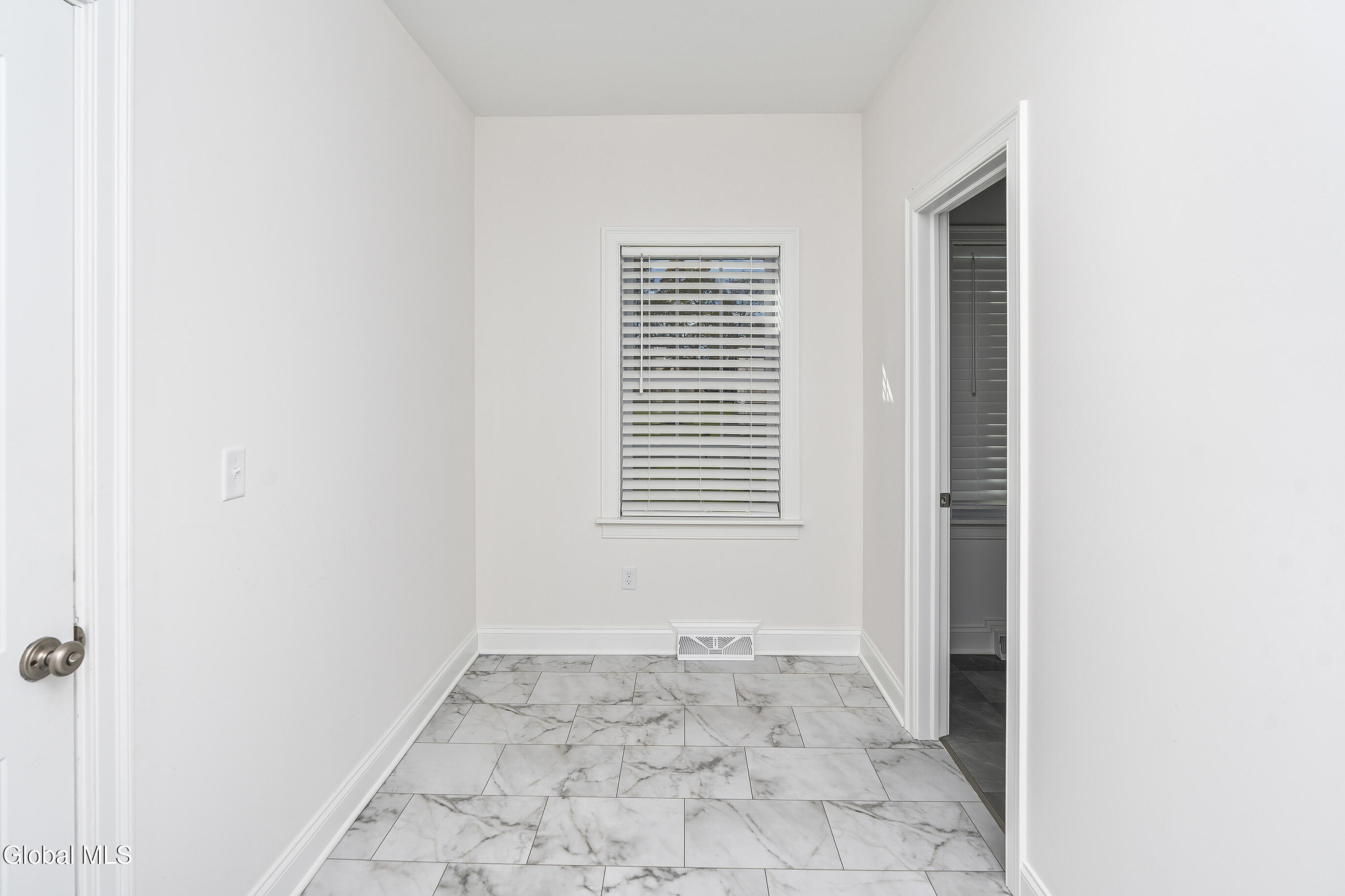 46 Mallory Way Ballston, NY 12019 - Photo 24 of 53 021-46-Mallory-Way-Ballston-Lake-NY-1201