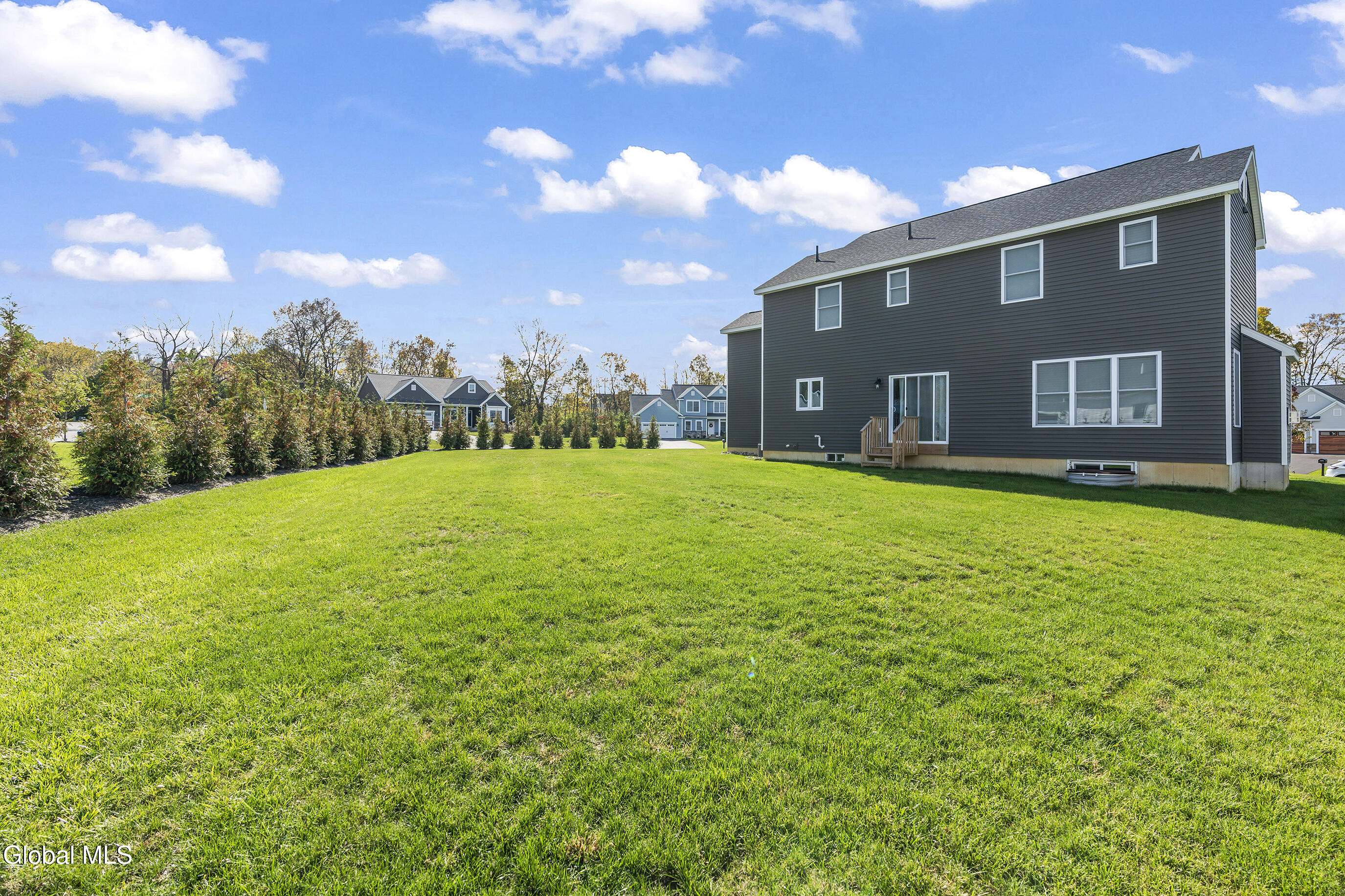 46 Mallory Way Ballston, NY 12019 - Photo 6 of 53 006-46-Mallory-Way-Ballston-Lake-NY-1201