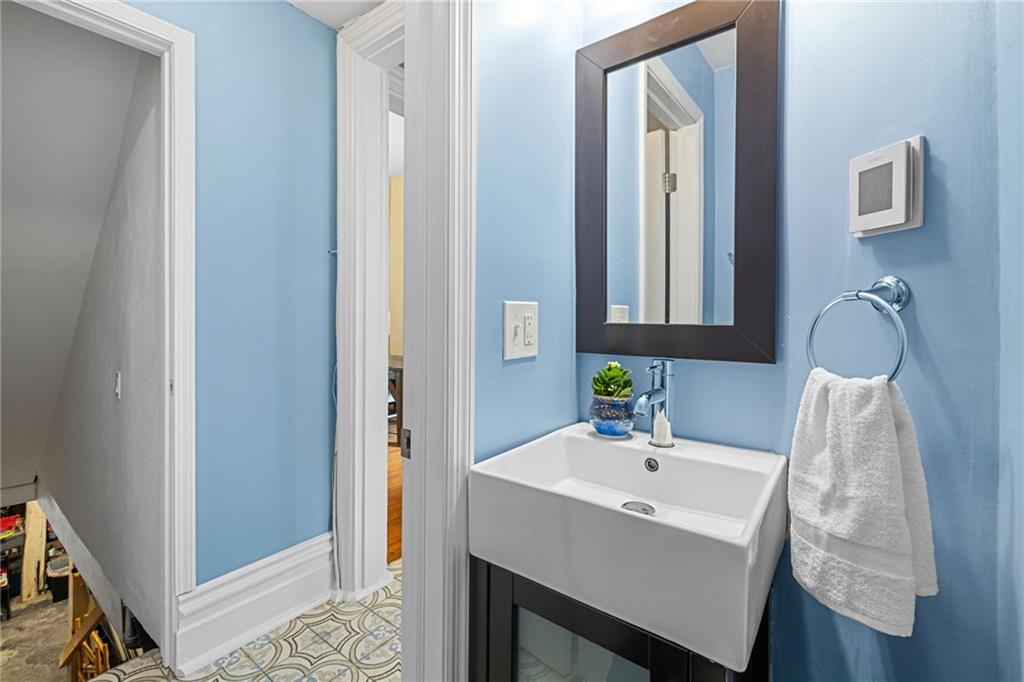 275 Main Street Pittsburgh, PA 15201 - Photo 16 of 50