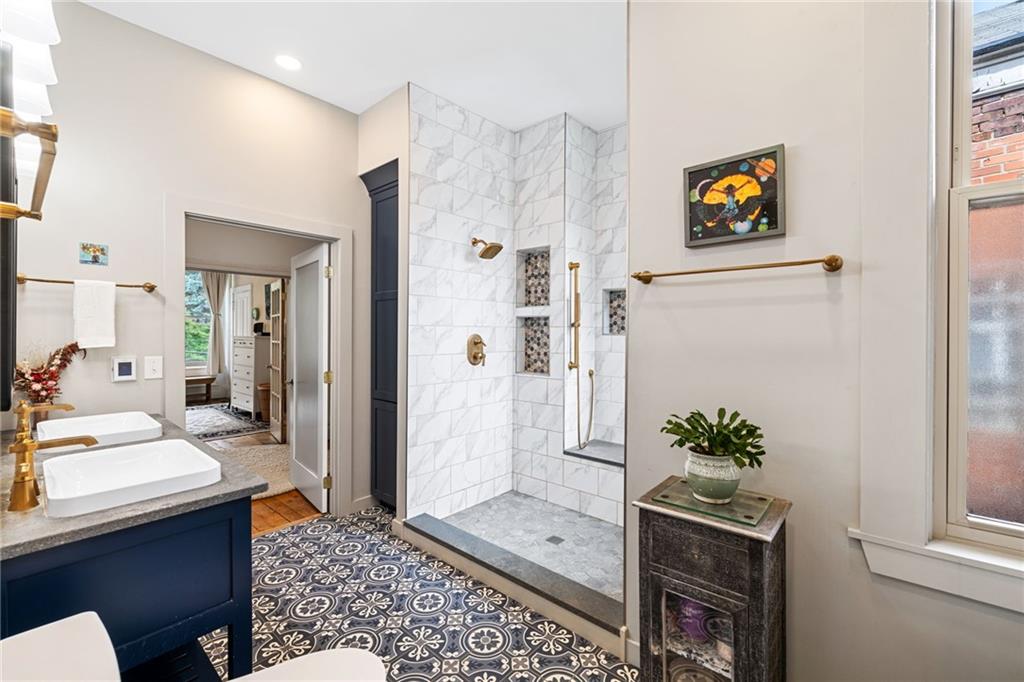 275 Main Street Pittsburgh, PA 15201 - Photo 21 of 50