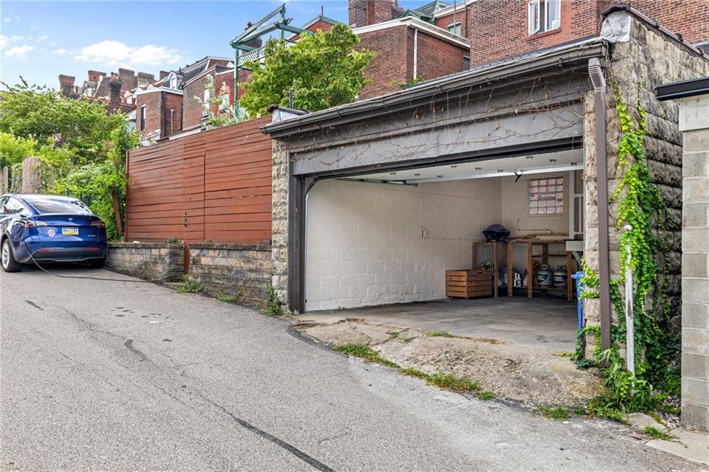 275 Main Street Pittsburgh, PA 15201 - Photo 41 of 50