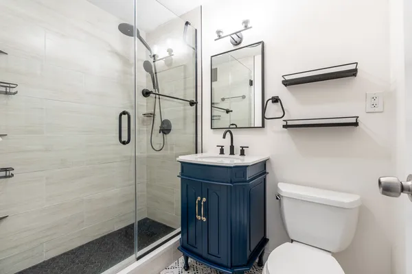 $225,000 | 555 West Cornelia Avenue, Unit 512, Chicago, IL 60657
