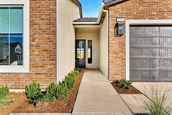$679,950 | 2291 North Argyle Avenue, Clovis, CA 93619