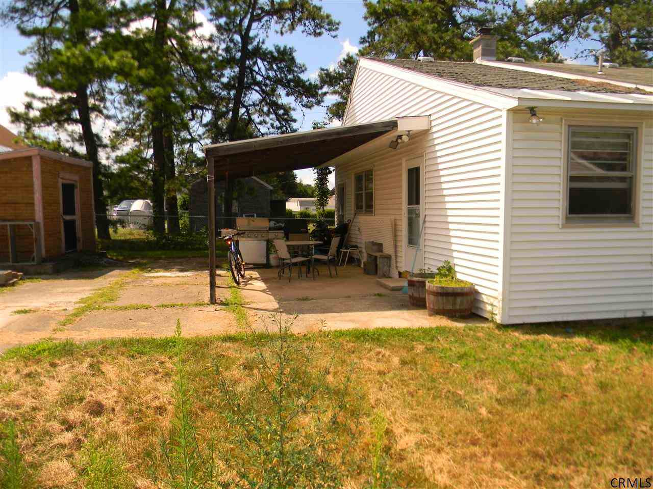 233 Mariaville Road Rotterdam, NY 12306 - Photo 4 of 19 Photo 4