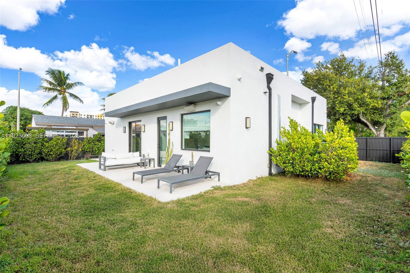 2260 East 9th Avenue Hialeah, FL 33013 - Photo 31 of 33