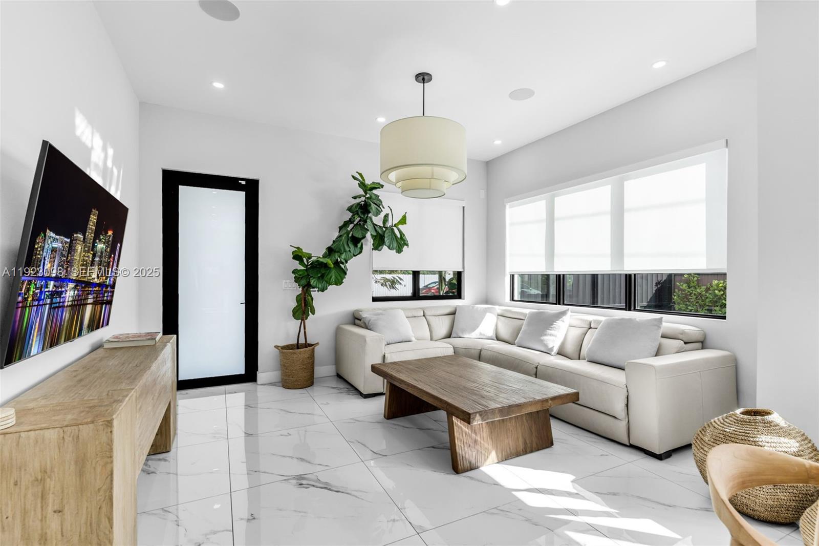 2260 East 9th Avenue Hialeah, FL 33013 - Photo 5 of 33