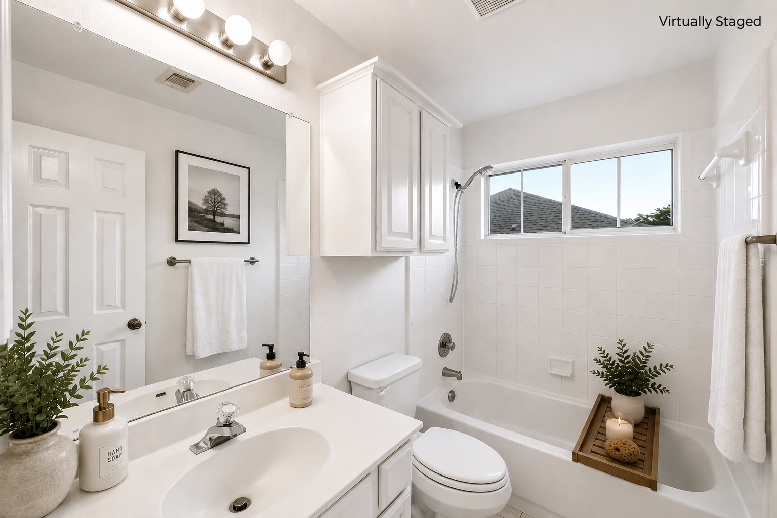 12700 Picket Rope Lane Austin, TX 78727 - Photo 17 of 25 Bath 2 (upper level)