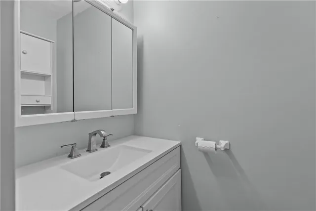 $474,900 | 6 Fox Run, Portsmouth, RI 02871