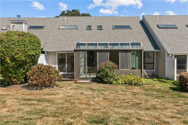 $474,900 | 6 Fox Run, Portsmouth, RI 02871