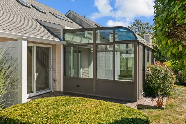 $474,900 | 6 Fox Run, Portsmouth, RI 02871