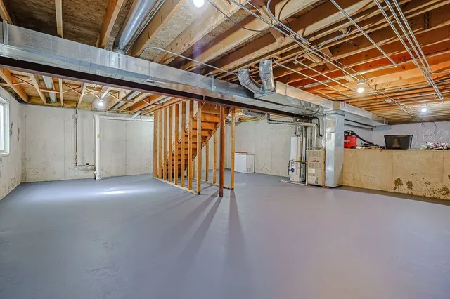 $375,000 | 2407 Miriam Avenue, Zion, IL 60099