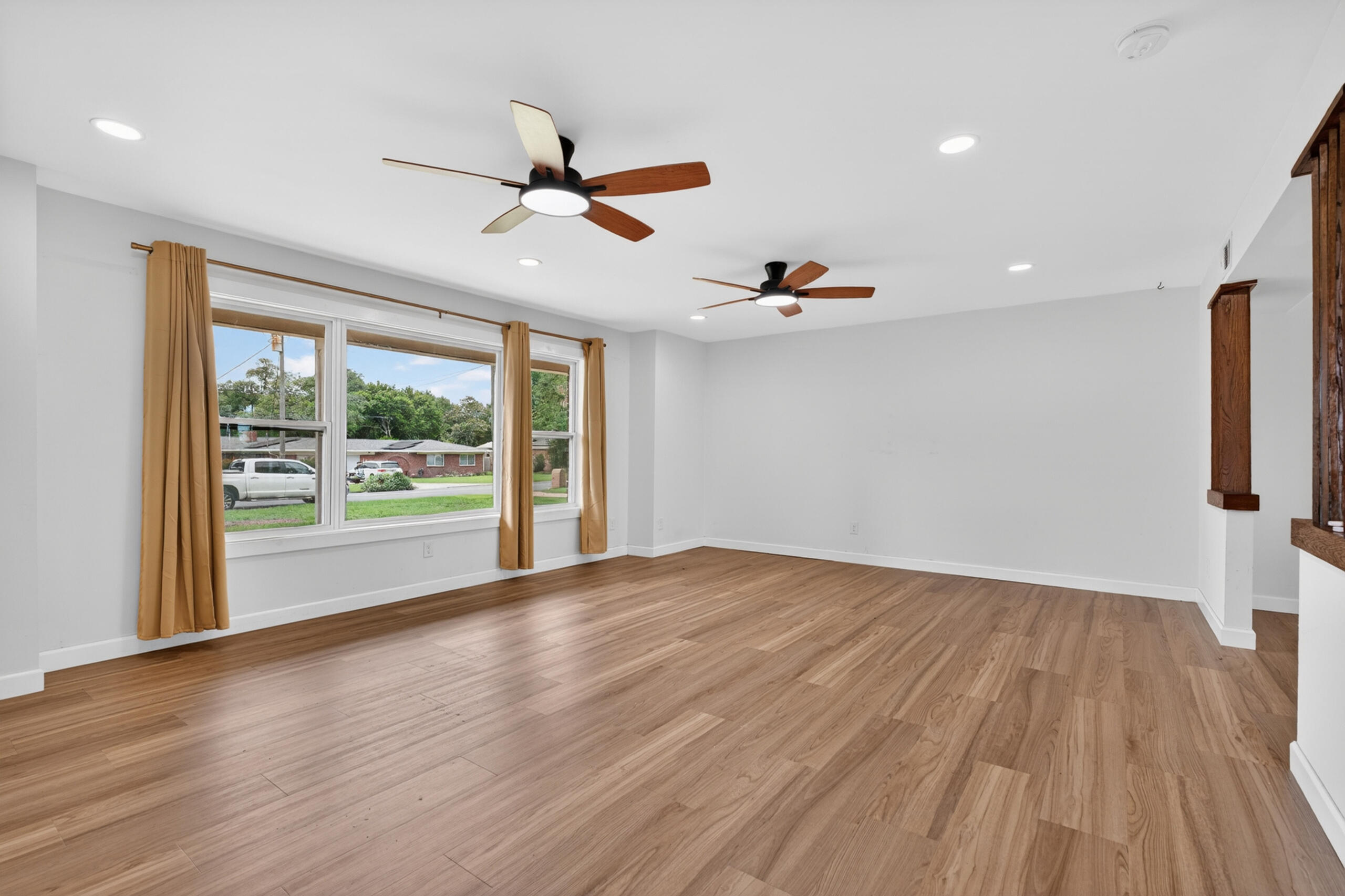 154 Country Club Road Shalimar, FL 32579 - Photo 7 of 39 009_152 Country Club-9