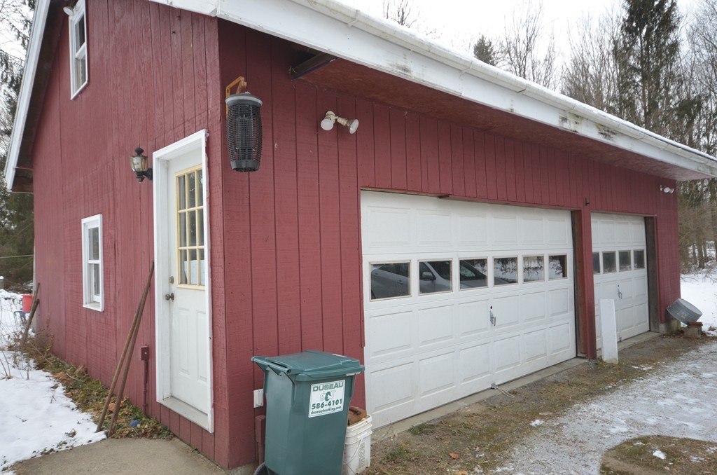61 Plumtree Road Sunderland, MA 01375 - Photo 4 of 19