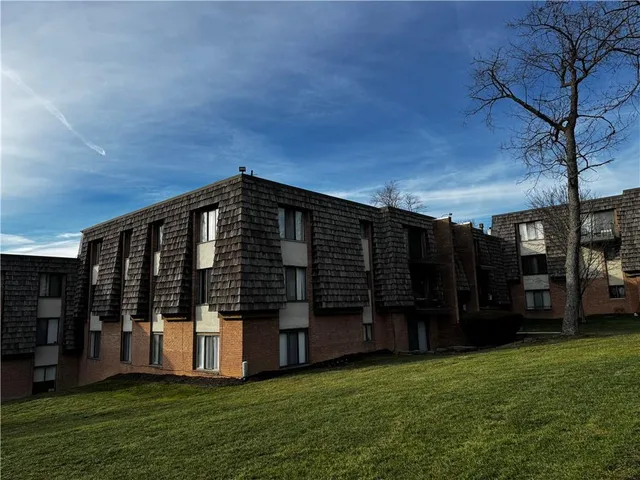 $115,000 | 611 Forest Green Drive, Coraopolis, PA 15108