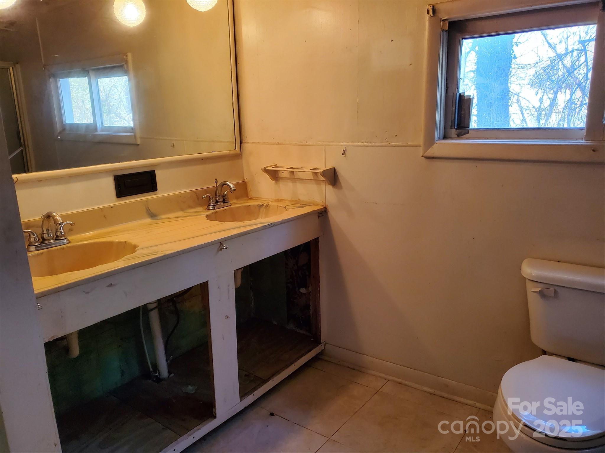 28 Plemmons Street Canton, NC 28716 - Photo 7 of 27