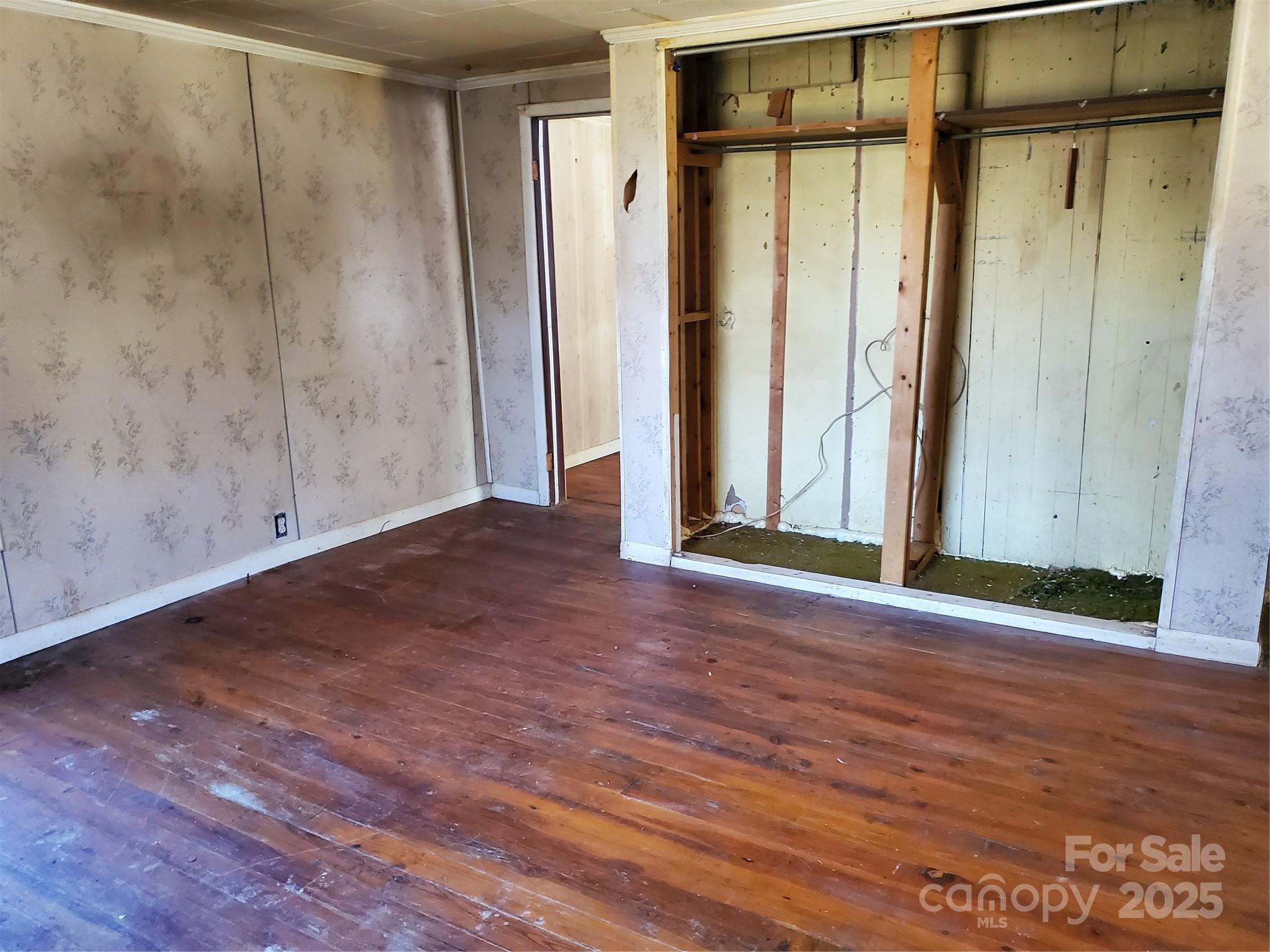 28 Plemmons Street Canton, NC 28716 - Photo 8 of 27