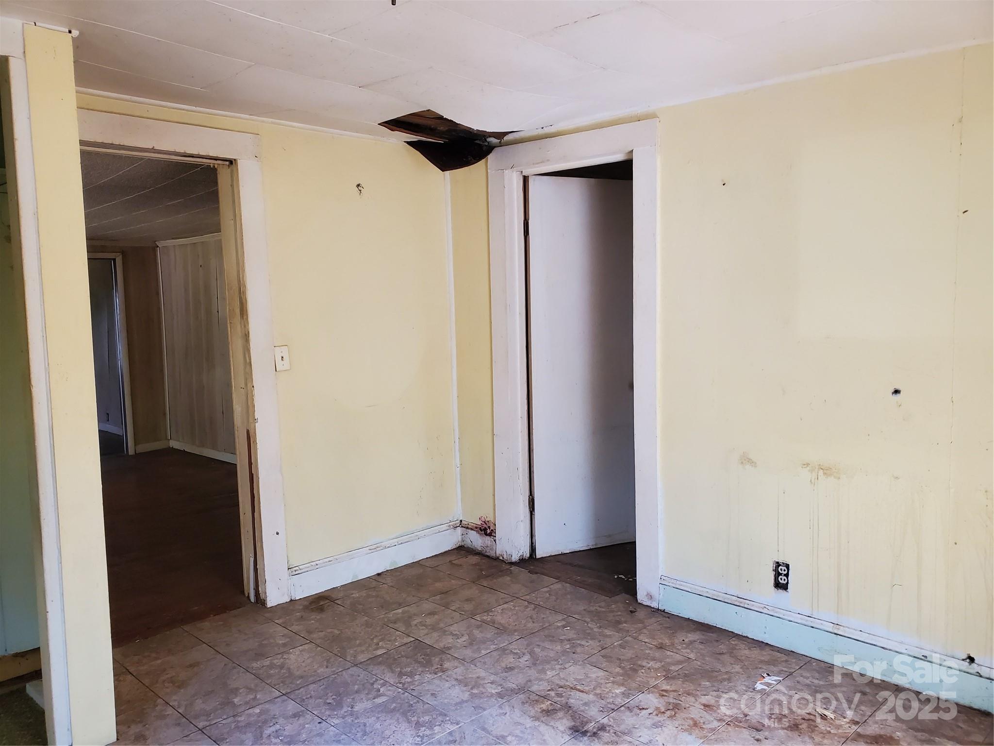 28 Plemmons Street Canton, NC 28716 - Photo 10 of 27