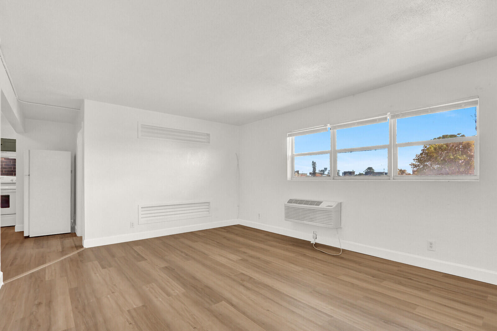 2701 Avenue East Riviera Beach, FL 33404 - Photo 9 of 16 12_Image_12_mls