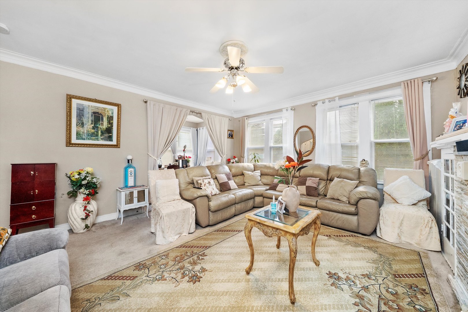 4100 West George Street Chicago, IL 60641 - Photo 24 of 49 a living room with furniture and a window