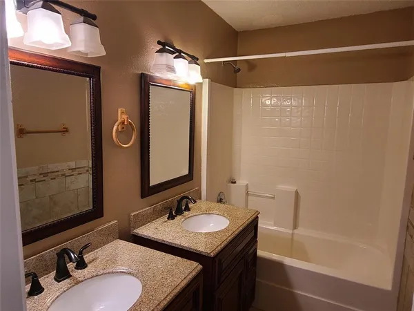 $2,200 | 1213 Beatty Drive, Cedar Hill, TX 75104