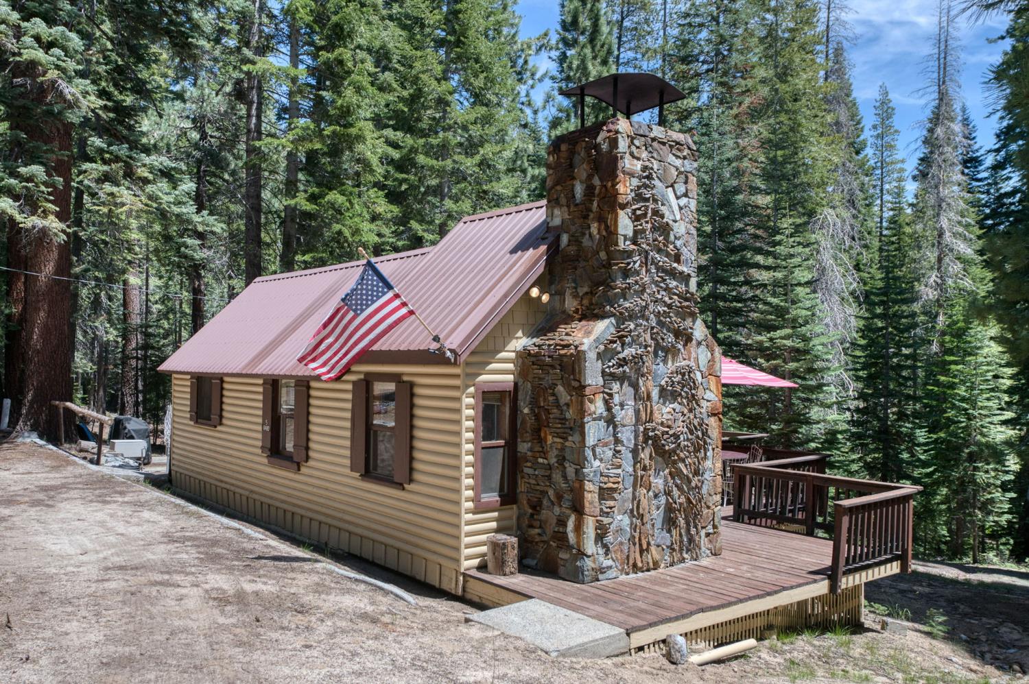 61480 Huntington Lake Road, Unit 5 Mono Hot Springs, CA 93642 - Photo 3 of 51