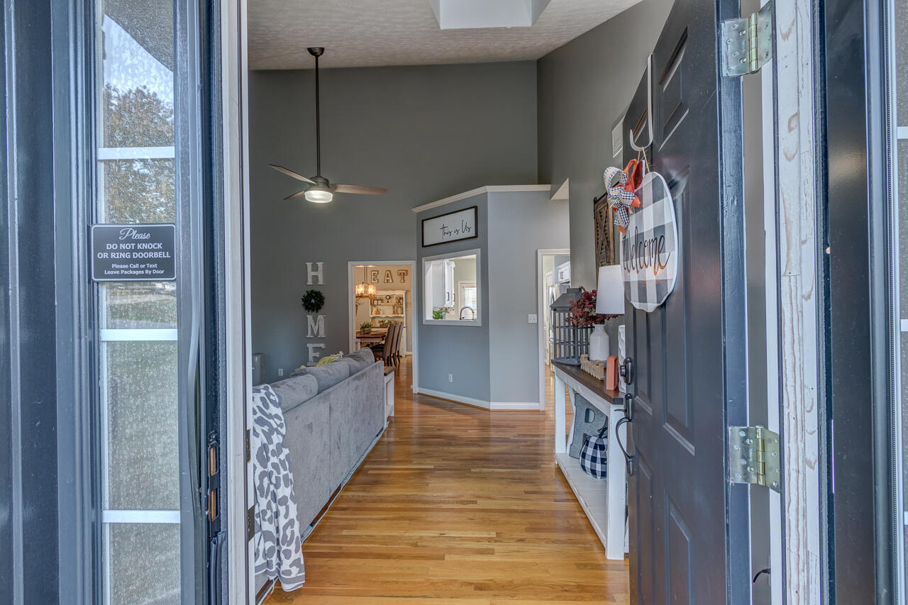 166 Locust Ridge Road Frankfort, KY 40601 - Photo 2 of 34 Hello Gorgeous!