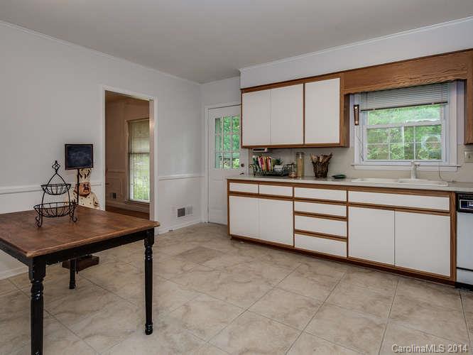 6640 Newhall Road Charlotte, NC 28270 - Photo 3 of 13 Gallery Image 3
