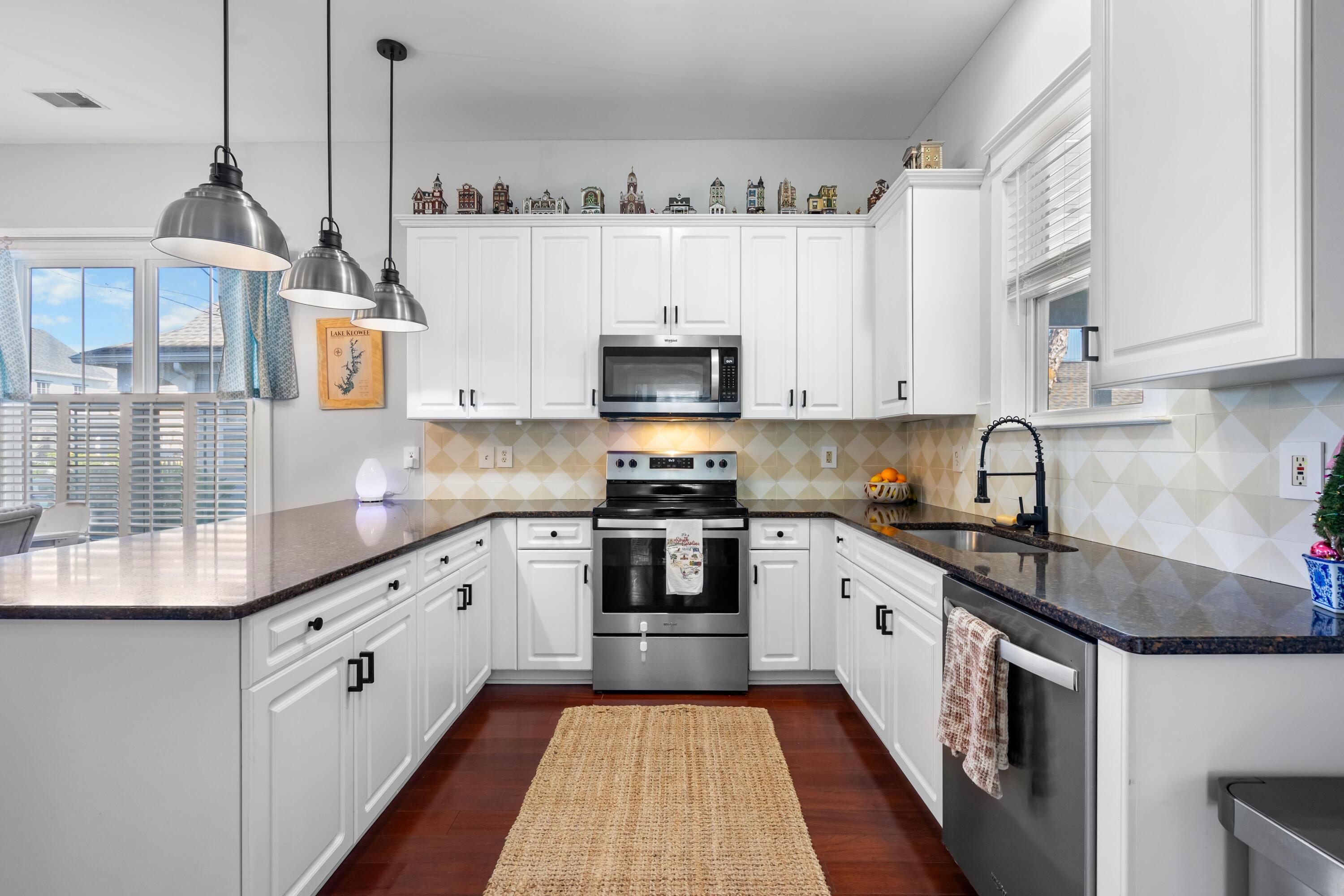 317 Hydrangea Street Summerville, SC 29483 - Photo 15 of 54 DSC02614