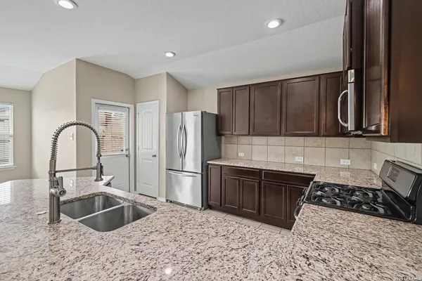 $1,650 | 139 Kildeer Creek, San Antonio, TX 78253