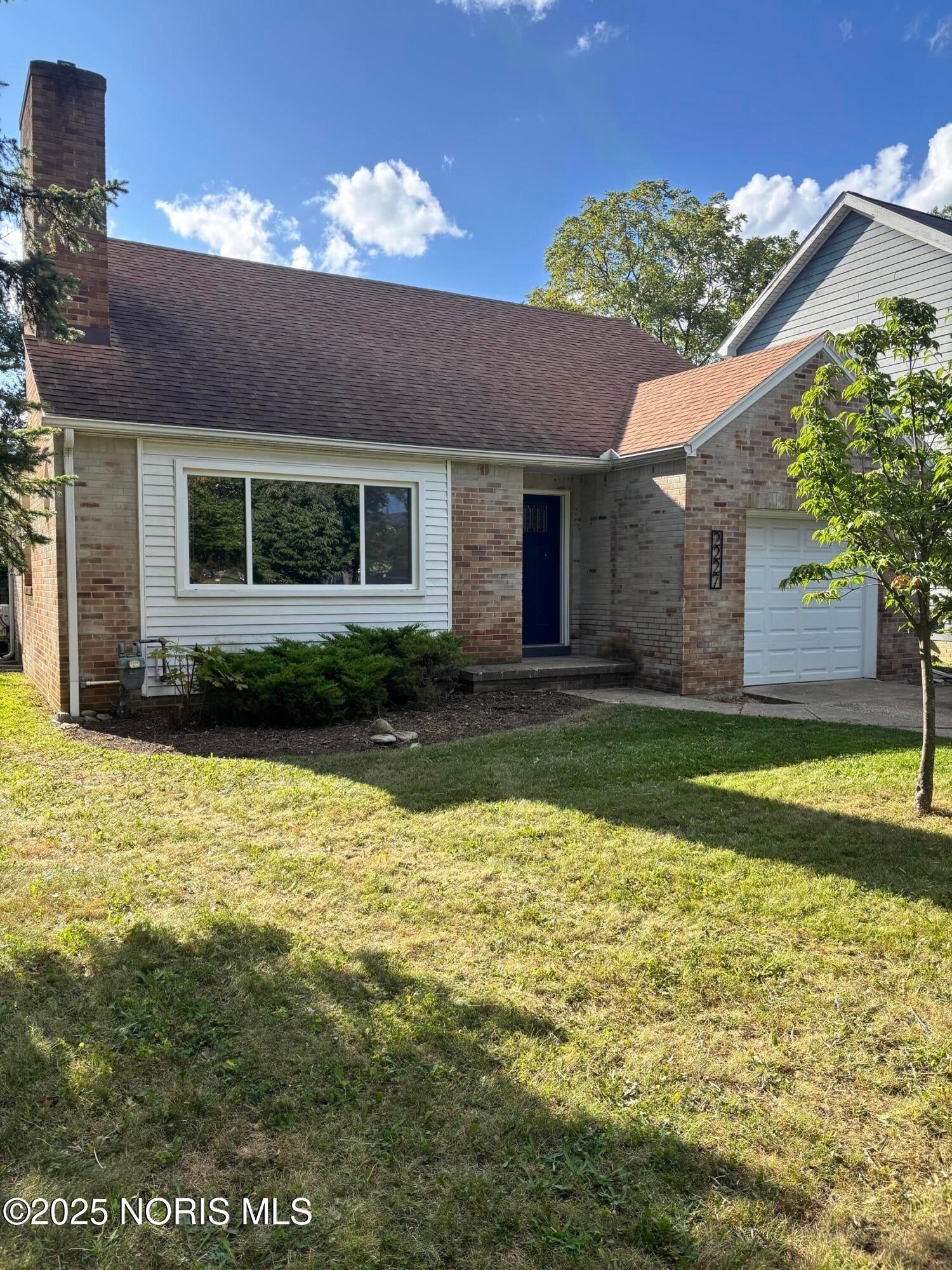 2227 Cheltenham Road Toledo, OH 43606 - Photo 1 of 3 IMG_4978