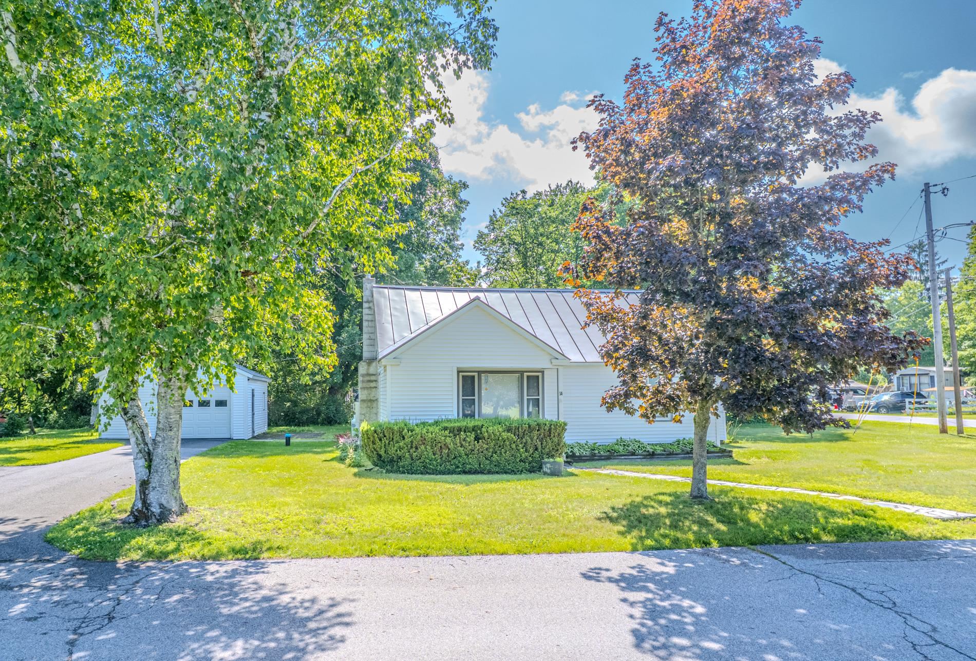 14 Brayton Road Poultney, VT 05764 - Photo 3 of 28