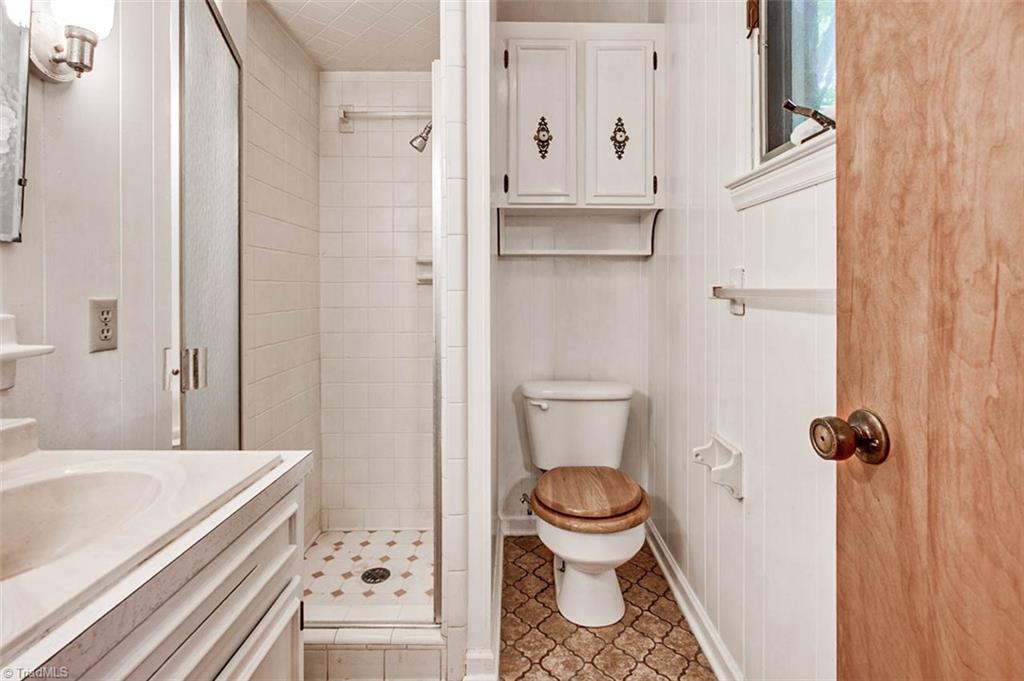 1896 Spero Road Asheboro, NC 27205 - Photo 11 of 29 Full bath, ceramic shower