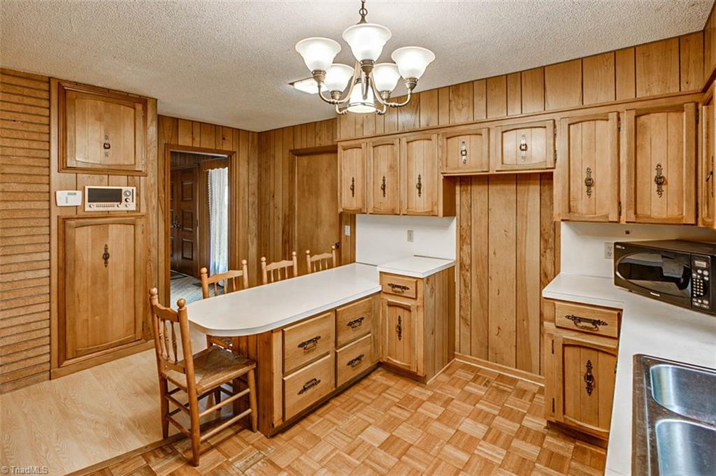 1896 Spero Road Asheboro, NC 27205 - Photo 8 of 29 Kitchen