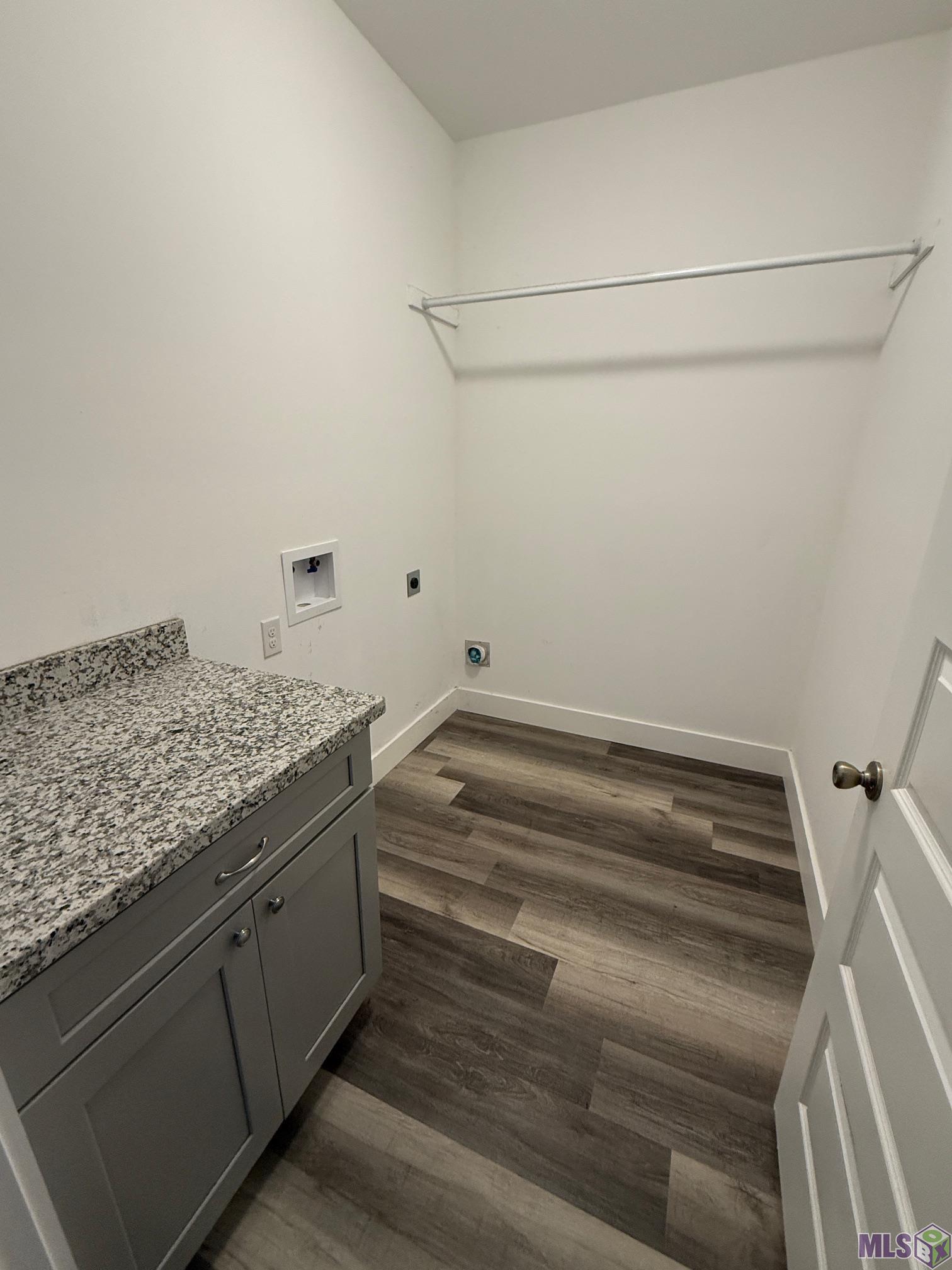 23318 Fairway Gardens Springfield, LA 70462 - Photo 8 of 13