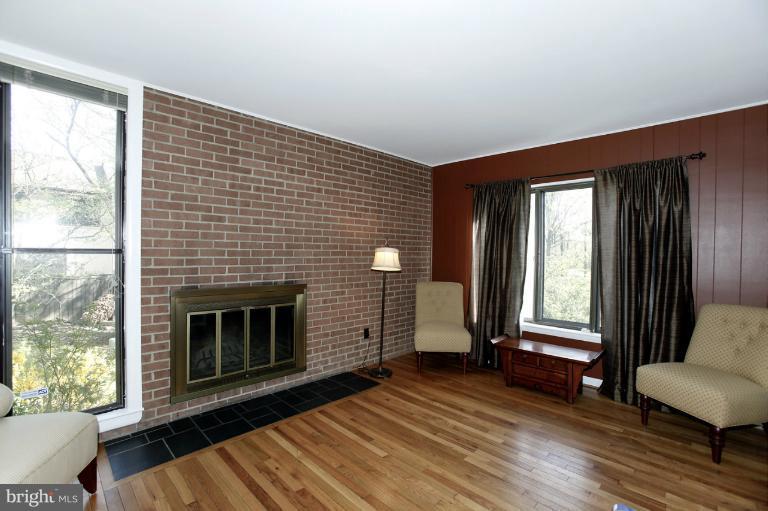 2042 Golf Course Drive Reston, VA 20191 - Photo 1 of 29 Family Room
