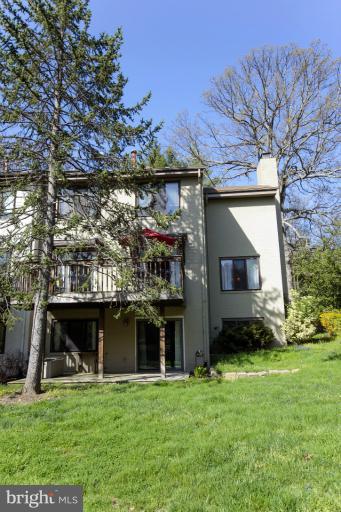 2042 Golf Course Drive Reston, VA 20191 - Photo 2 of 29 Exterior (Rear)